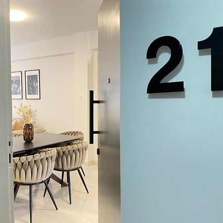Central Boutique Twenty One Nicosia Buitenkant foto