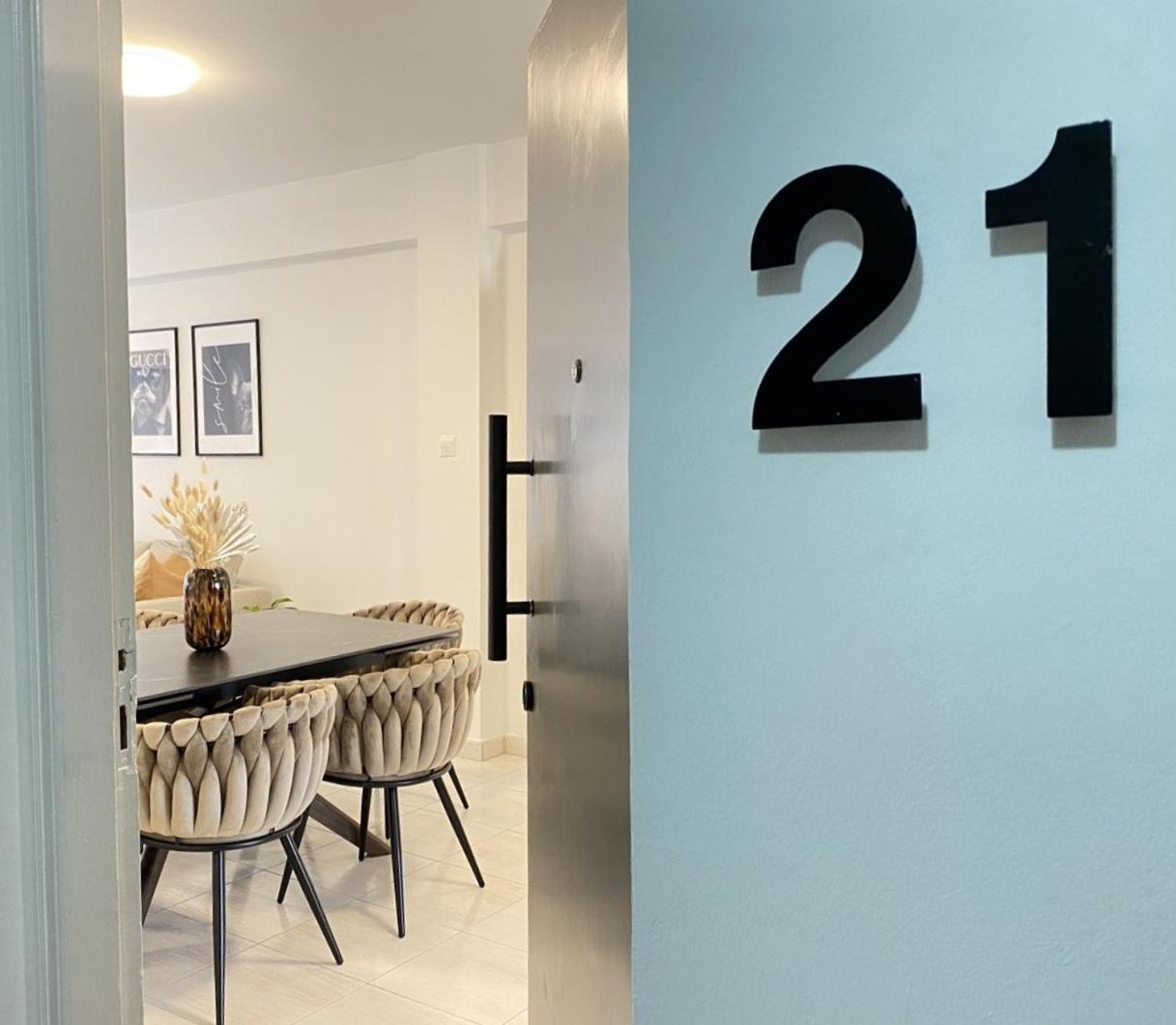 Central Boutique Twenty One Nicosia Buitenkant foto
